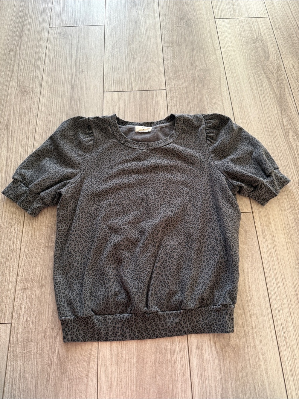 T.La Anthropology Green Animal Print Sweatshirt Size S Puffed Sleeves